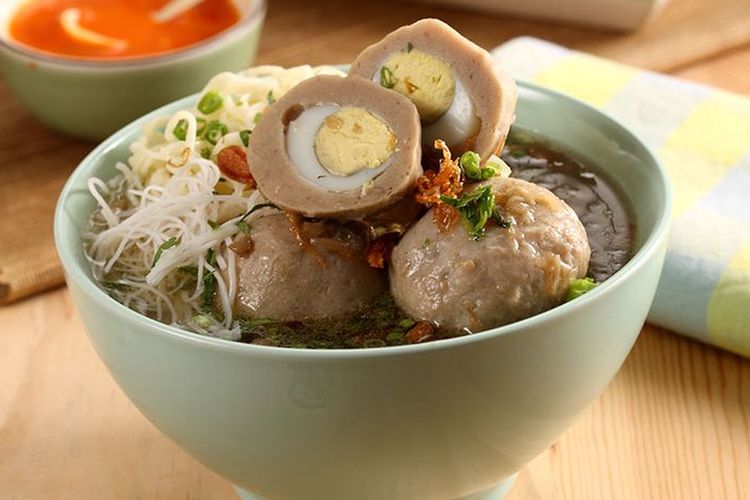 Bakso dan Sosis Petir Idaman: Kenikmatan yang Menggigit Jiwa di Cilacap